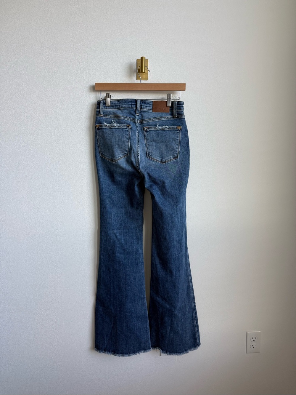 Judy Blue Mid Rise Button Fly Destroyed Fray Hem Flare Jeans Size 26 - Picture 9 of 10